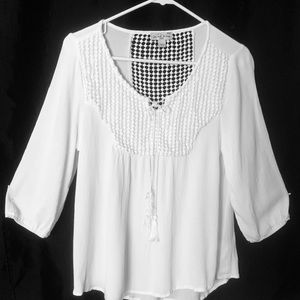 Live and Let Live White Scoop Neck Top Size PXL